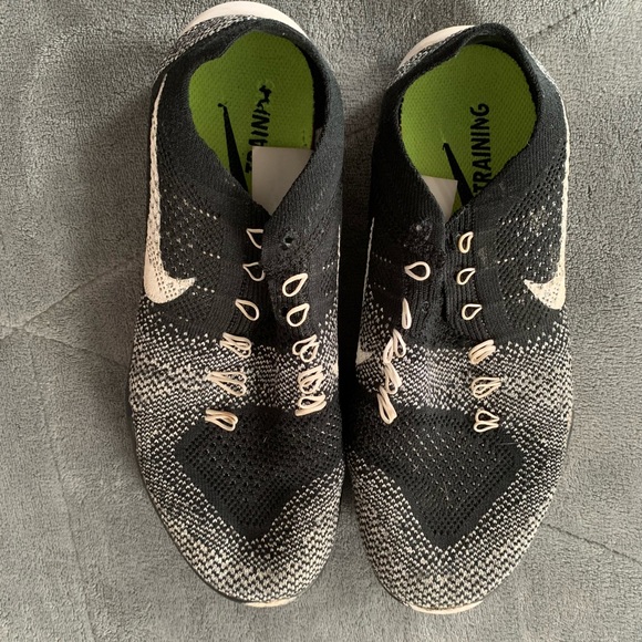 nike running shoes - Picture 2 of 4